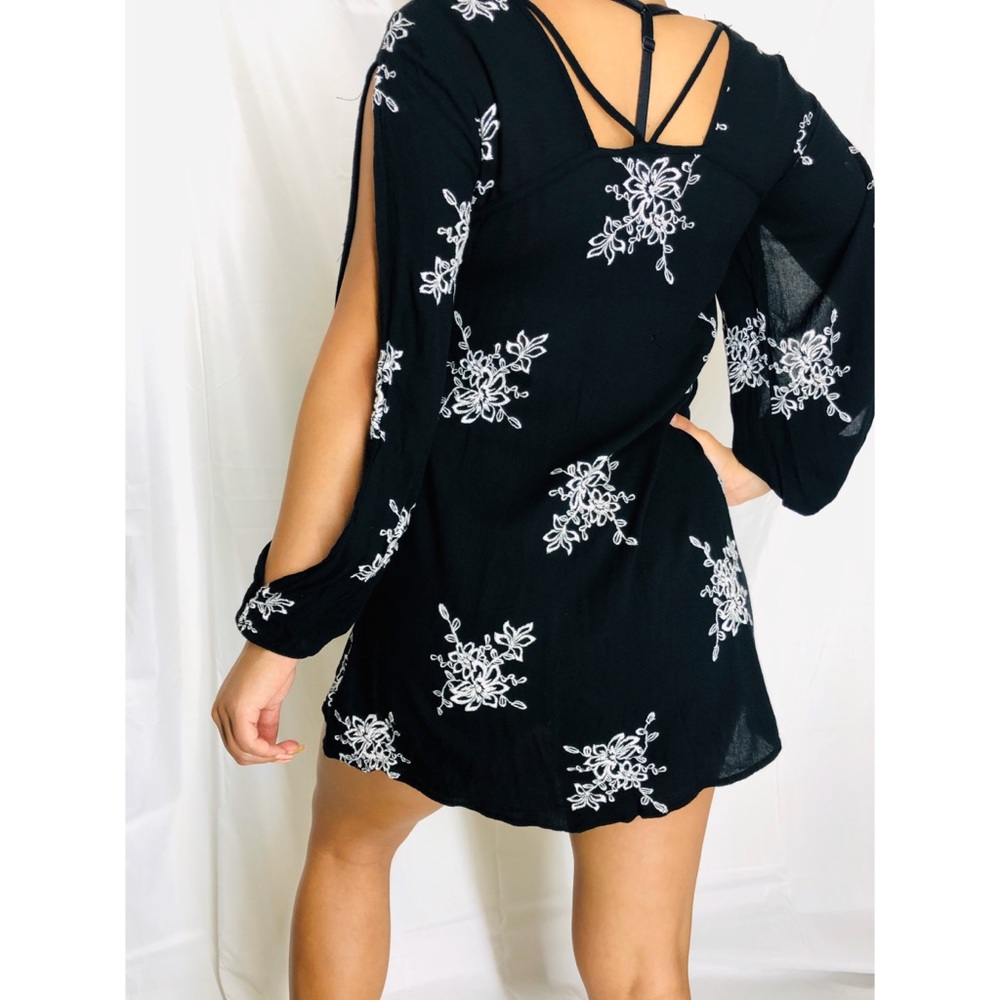 Black and white flower mini dress